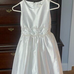 Gorgeous Dorissa communion (or flower girl) dress!  Size 6